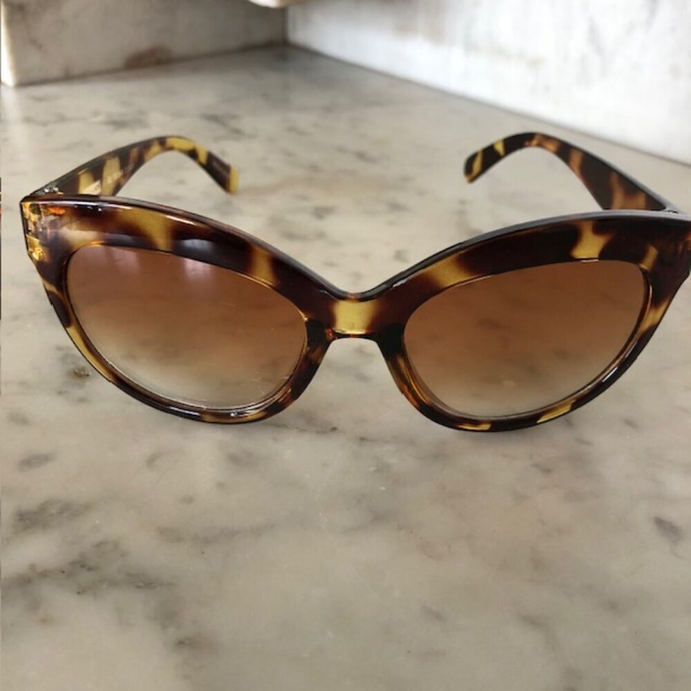 JANIE AND JACK Tortoise Cat Eye Variegated Sunglasses